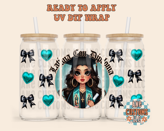 Latina con diploma UVDTF